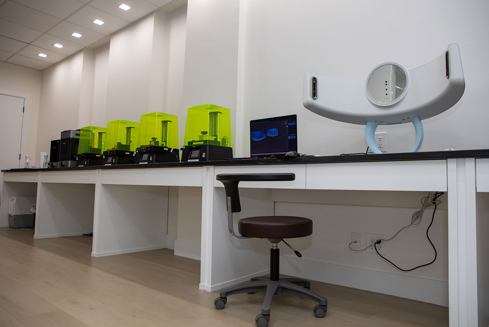 dental lab tech mirror computer 3d printers